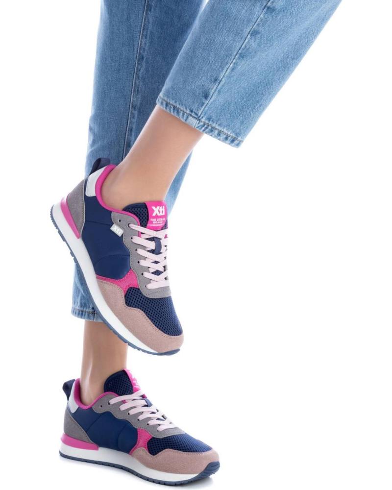 Zapatillas deportivas XTI 142372 para mujer - zapatonee