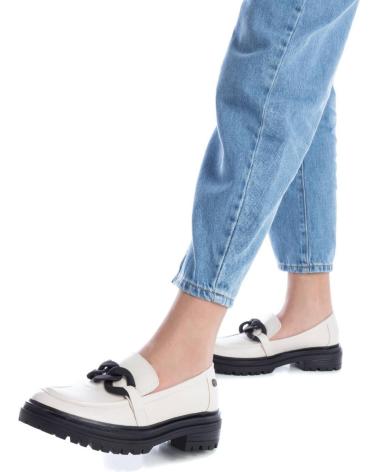 Mocasines XTI  de Mujer 142205 CADENA NEGRA  HIELO