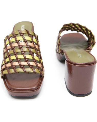 Woman Sandals NOA HARMON MODELO 9712-0M50  MARRóN