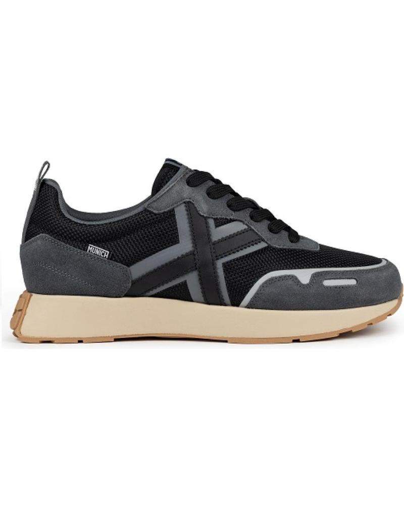 Woman and Man and girl and boy Trainers MUNICH 8907069 XEMINE 69 NEGRO