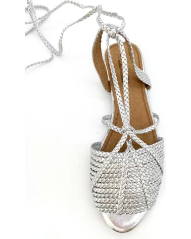 Sandalias OTRAS MARCAS  de Mujer SANDALIA METALIZADA CON CINTAS AV  PLATEADO