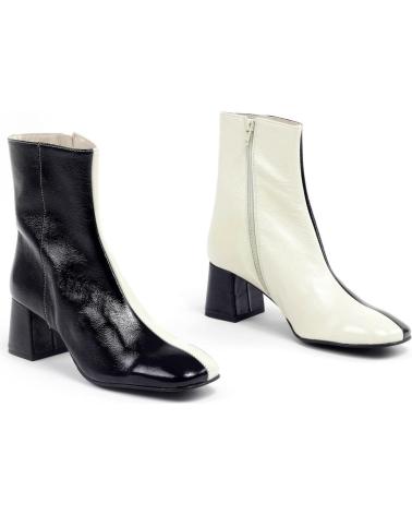 Botines JOSE SAENZ  de Mujer 4352-NP-NEBEA  BOTíN JS ELEGANCE - PIEL NAPALACK NEGRO-BEACH