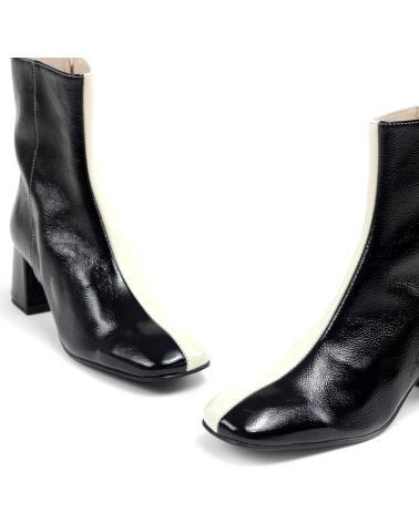 Botines JOSE SAENZ  de Mujer 4352-NP-NEBEA  BOTíN JS ELEGANCE - PIEL NAPALACK NEGRO-BEACH