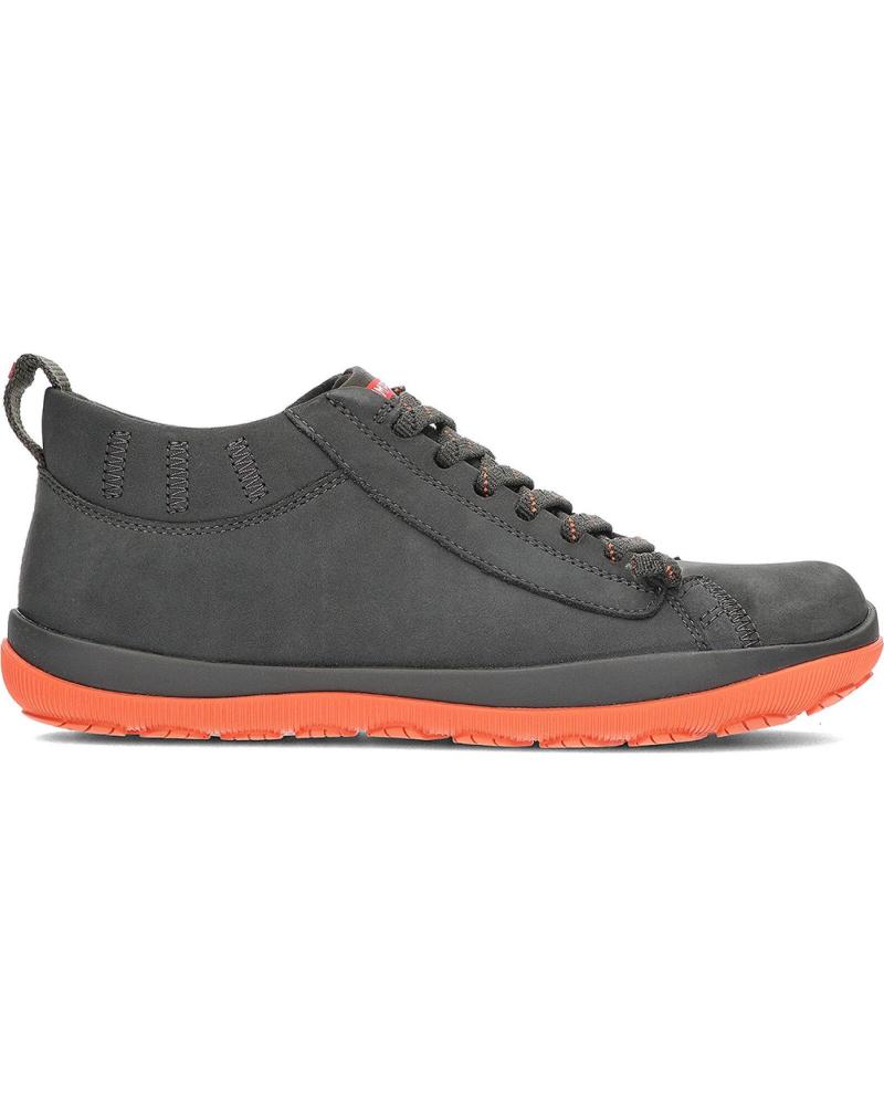 Zapatos CAMPER  de Hombre BOTIN CASUAL DE NOBUK CON FORRO DE GORETEX Y SUELA MICHELIN  GRIS
