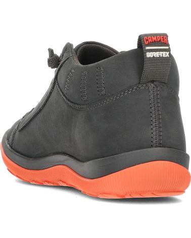 Zapatos CAMPER  de Hombre BOTIN CASUAL DE NOBUK CON FORRO DE GORETEX Y SUELA MICHELIN  GRIS