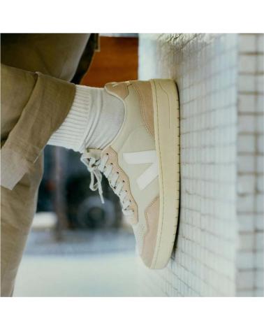 Woman Zapatillas deporte VEJA ZAPATILLAS V-90 PARA MUJER EN COLOR  BEIGE
