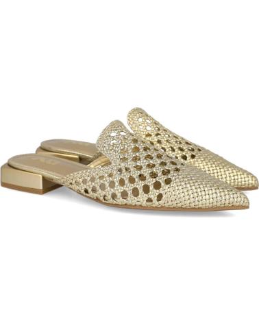 Woman Sandals XTI 143795 MULES PLANOS METALIZADOS DE MUJER  ORO