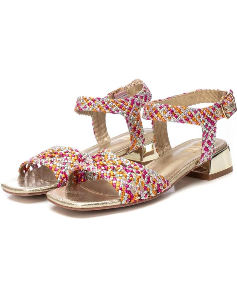 Inicio-XTI-SANDALIA-CON-TACON-BAJO-PARA-MUJER-143939-COLOR-FUXIA-GREY