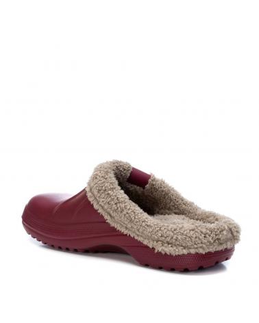 Zuecos de Mujer y Hombre XTI 043426 BURDEOS