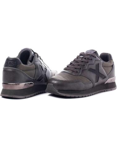 Woman and boy Trainers MUNICH ZAPATILLAS DASH KID 48 NEGRO BRILLO CARBON 1690048  BLANCO