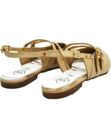 Woman Sandals TOP3 ZAPATO CASUAL DE PIEL CON TACHAS METALICAS  BEIG
