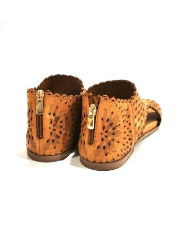 Sandálias TOP3  de Mulher SANDALIA CASUAL DE PIEL TROQUELADA CON SUELA DE GOMA  CUERO