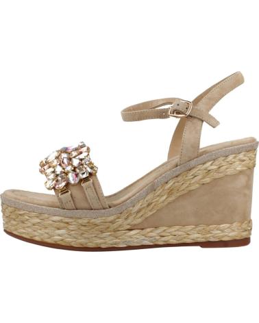 Sandalias ALMA EN PENA  de Mujer ALIAS MUJER MODELO V2551291 COLOR MARRON CLARO  SAND