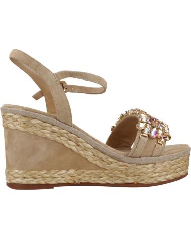 Sandalias ALMA EN PENA  de Mujer ALIAS MUJER MODELO V2551291 COLOR MARRON CLARO  SAND