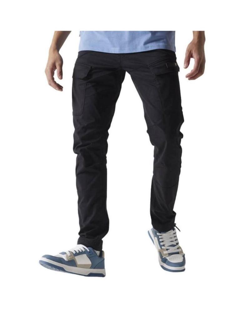 11 DEGREES MODELO CORE SLIM FIT CARGO NEGRO
