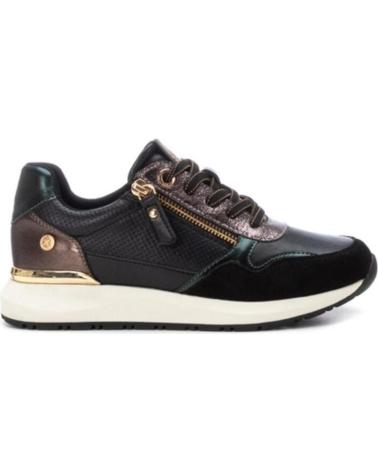 XTI SNEAKER 144218 NEGRA CON CREMALLERA LATERAL Y DETALLES METALIZADOS NEGRO