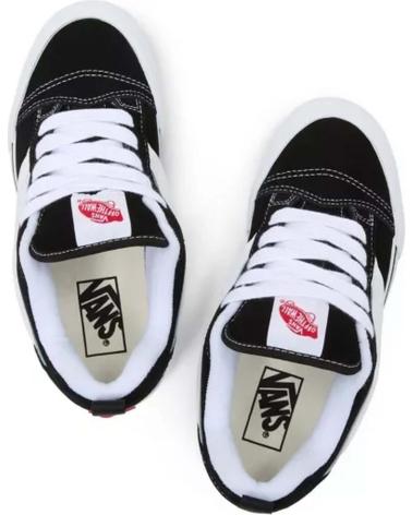 ZAPATILLAS CASUAL VANS OFF THE WALL - NEGRAS CON FRANJA Y SUELA BLANCAS NEGRO