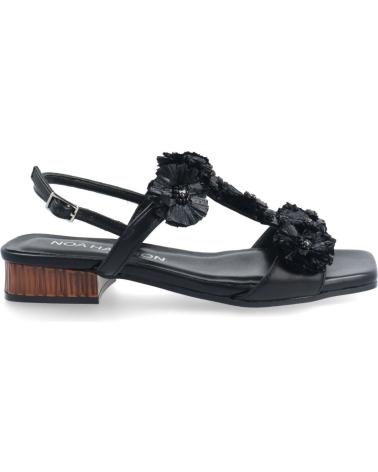 SANDALIA NOA HARMON 009958 NEGRA CON TACÓN BAJO Y DETALLES FLORALES NEGRO