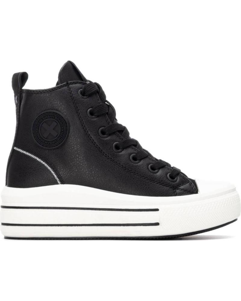 Home-XTI-BOTIN-CON-PLATAFORMA-Y-CORDONES-151297-COLOR-NEGRO-NEGRO