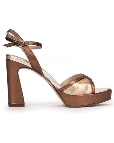 PEDRO MIRALLES 17204: SANDÁLIA DE SALTO FINO EM TOM DOURADO AMARILLO