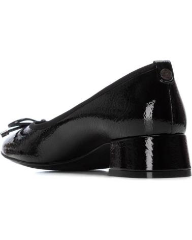 ZAPATOS DE SALÓN XTI 144242 NEGROS CON LAZO Y TACÓN BLOQUE NEGRO