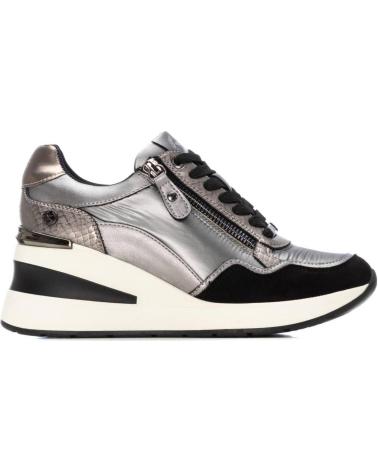 XTI 144382 ZAPATILLAS CON CUÑA Y CREMALLERA LATERALES PLOMO PLOMO