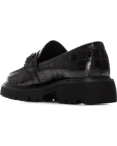 MOCASINES CARMELA 162547 NEGROS EFECTO COCODRILO CON SUELA TRACK NEGRO