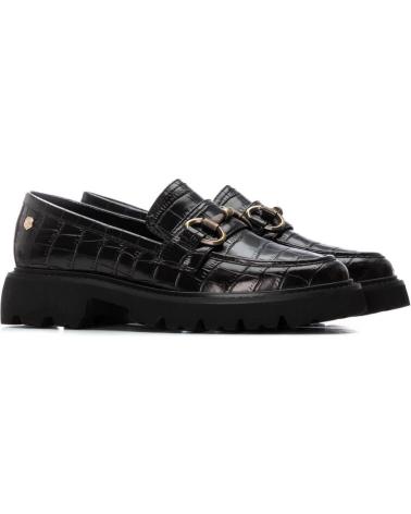 MOCASINES CARMELA 162547 NEGROS EFECTO COCODRILO CON SUELA TRACK NEGRO