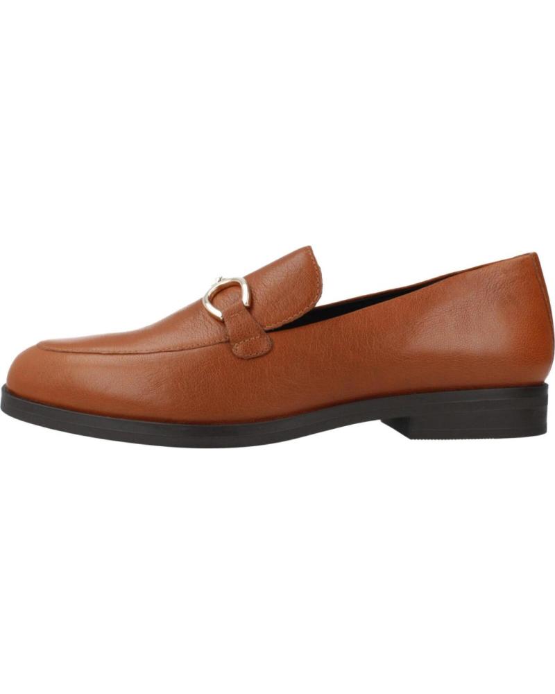 MOCASSIM GEOX D CLORIDIE C6001 MARROM COM DETALHE METÁLICO C6001