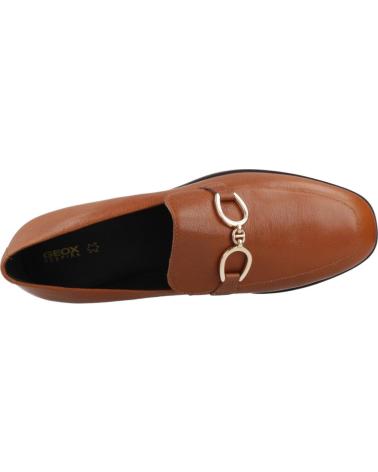 MOCASSIM GEOX D CLORIDIE C6001 MARROM COM DETALHE METÁLICO C6001