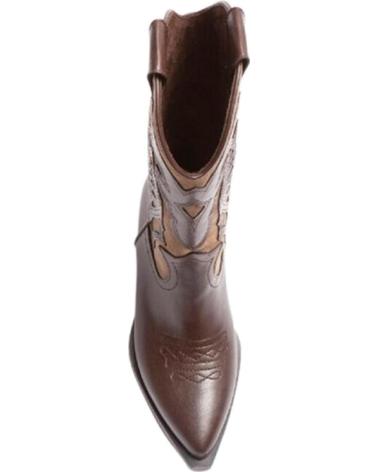 CORINA BOTA COWBOY MARRÓN CON BORDADOS MARRóN
