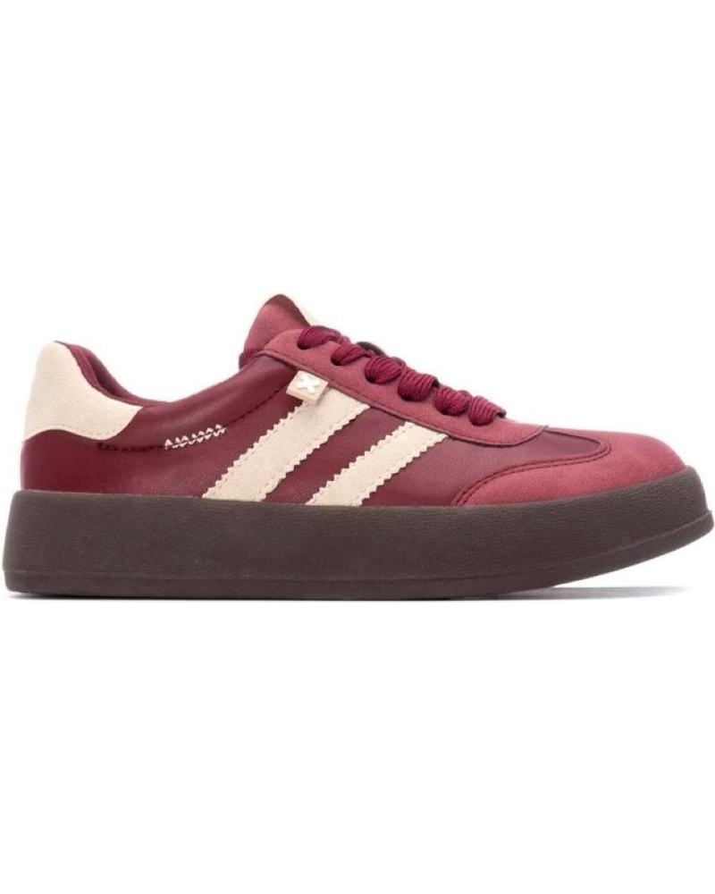 XTI SNEAKERS 151409 BORDEAUX WITH BEIGE SIDE STRIPES AZUL