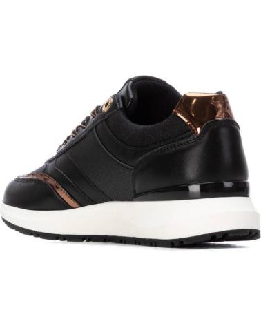 XTI 144183 TÊNIS URBANOS PRETOS COM DETALHES DOURADOS NEGRO