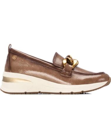 XTI MOCASSIN 144224 BEIGE AVEC CHAÎNE DORÉE ET PLATEFORME SPORTIVE BEIGE