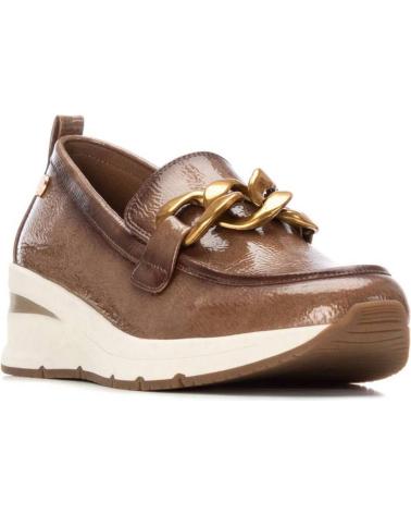 XTI MOKASSIN 144224 BEIGE MIT GOLDKETTE UND SPORTLICHER PLATEAU-SOHLE BEIGE