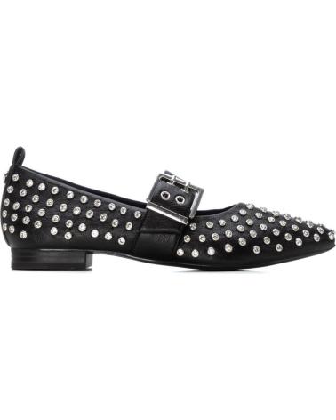 XTI ZAPATO TACHAS NEGRO 144264