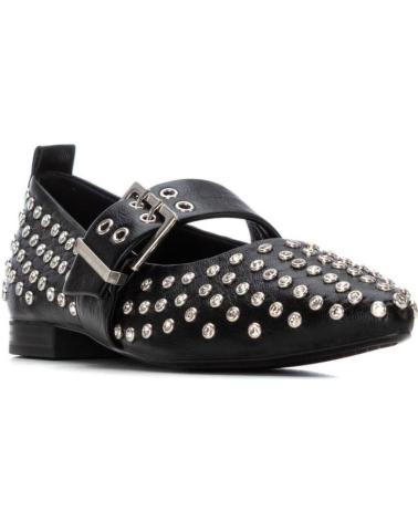 XTI ZAPATO TACHAS NEGRO 144264