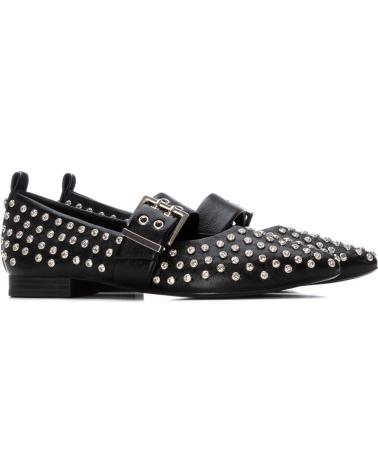 XTI ZAPATO TACHAS NEGRO 144264