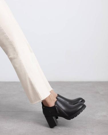 XTI ANKLE BOOT 144301 BLACK WITH BLOCK HEEL AND ZIPPER NEGRO