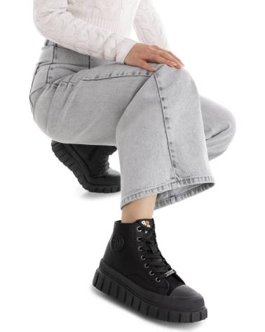 BOTAS DE CAÑA ALTA REFRESH 173076 NEGRAS CON SUELA TRACK NEGRO