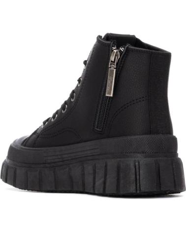 BOTAS DE CAÑA ALTA REFRESH 173076 NEGRAS CON SUELA TRACK NEGRO