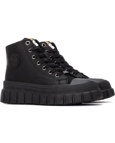 BOTAS DE CAÑA ALTA REFRESH 173076 NEGRAS CON SUELA TRACK NEGRO