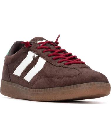 XTI CASUAL SNEAKERS 14416903 BROWN WITH WHITE STRIPES AND GREEN DETAIL MARRóN