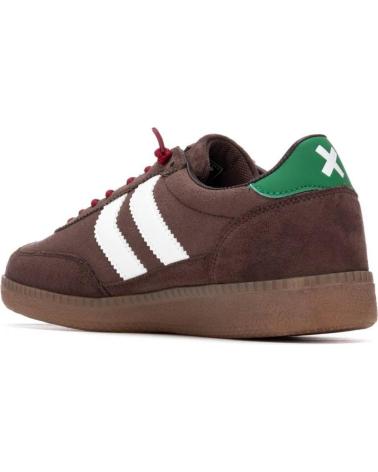 XTI CASUAL SNEAKERS 14416903 BROWN WITH WHITE STRIPES AND GREEN DETAIL MARRóN