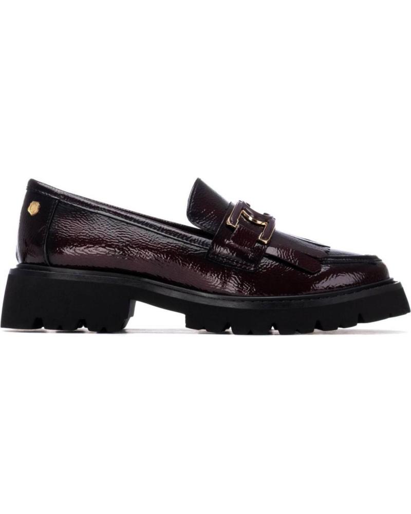 CARMELA 162698 BURGUNDY LOAFER WITH TRACK SOLE ROJO