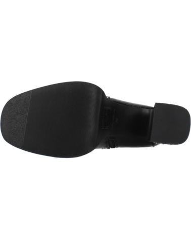 BOTAS NOA HARMON MODELO 9808N NEGRAS CON HEBILLAS Y PLATAFORMA NEGRO