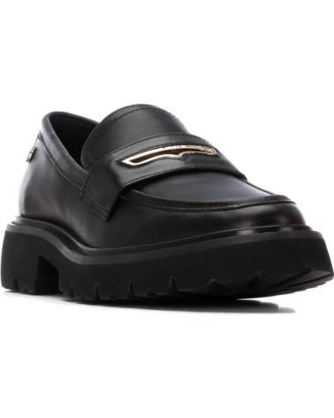 CARMELA 162545 BLACK PLATFORM LOAFERS WITH CHAIN DETAIL NEGRO