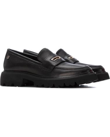 CARMELA 162545 BLACK PLATFORM LOAFERS WITH CHAIN DETAIL NEGRO
