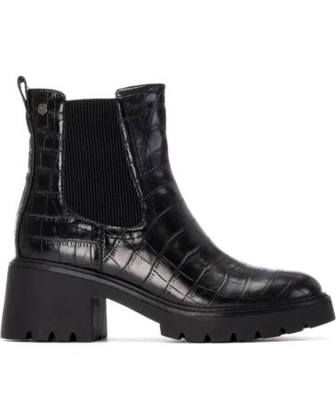 BOTA CHELSEA CARMELA 162563 PRETA COM RELEVO CROCODILO E SOLA TRATORADA NEGRO