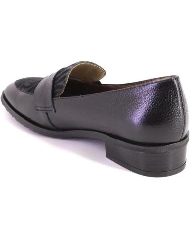 DUIT 1050 MOCASSINS EN CUIR NOIR AVEC DÉTAIL AVANT NEGRO